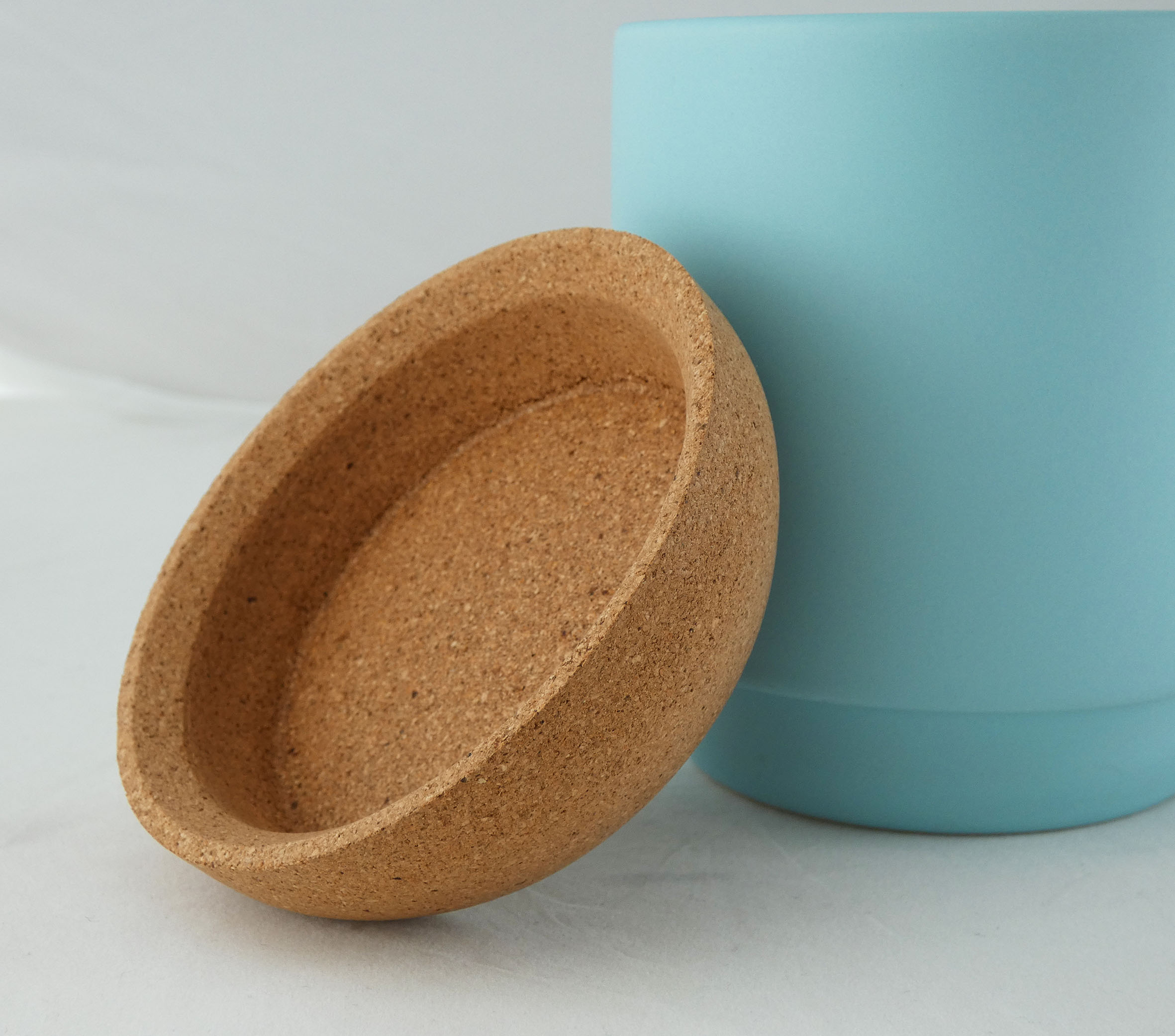 Hrnek s korkovým podstavcem detail 3